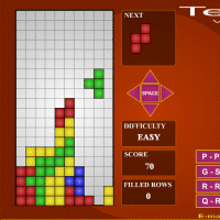 Tetris V1 : un classique bien color et repris de l'original, sauf que la descente est directe en cas d'usage de la touche du bas. Vous pouvez jouez  2 joueurs, et il y a 3 niveaux de difficults